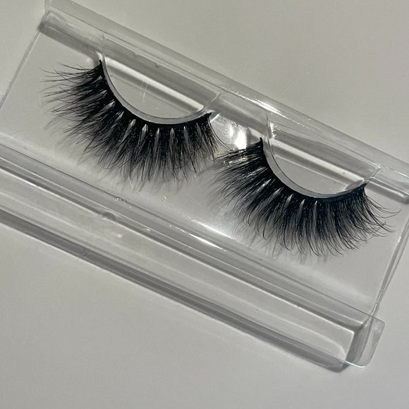 Mink Eyelashes - Picture 9 of 13
